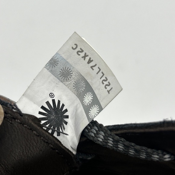 UGG AUSTRALIA FREAMON CHUKKA BOOT MENS SIZE 12 WATERPROOF BLUE BOOT - Picture 9 of 10